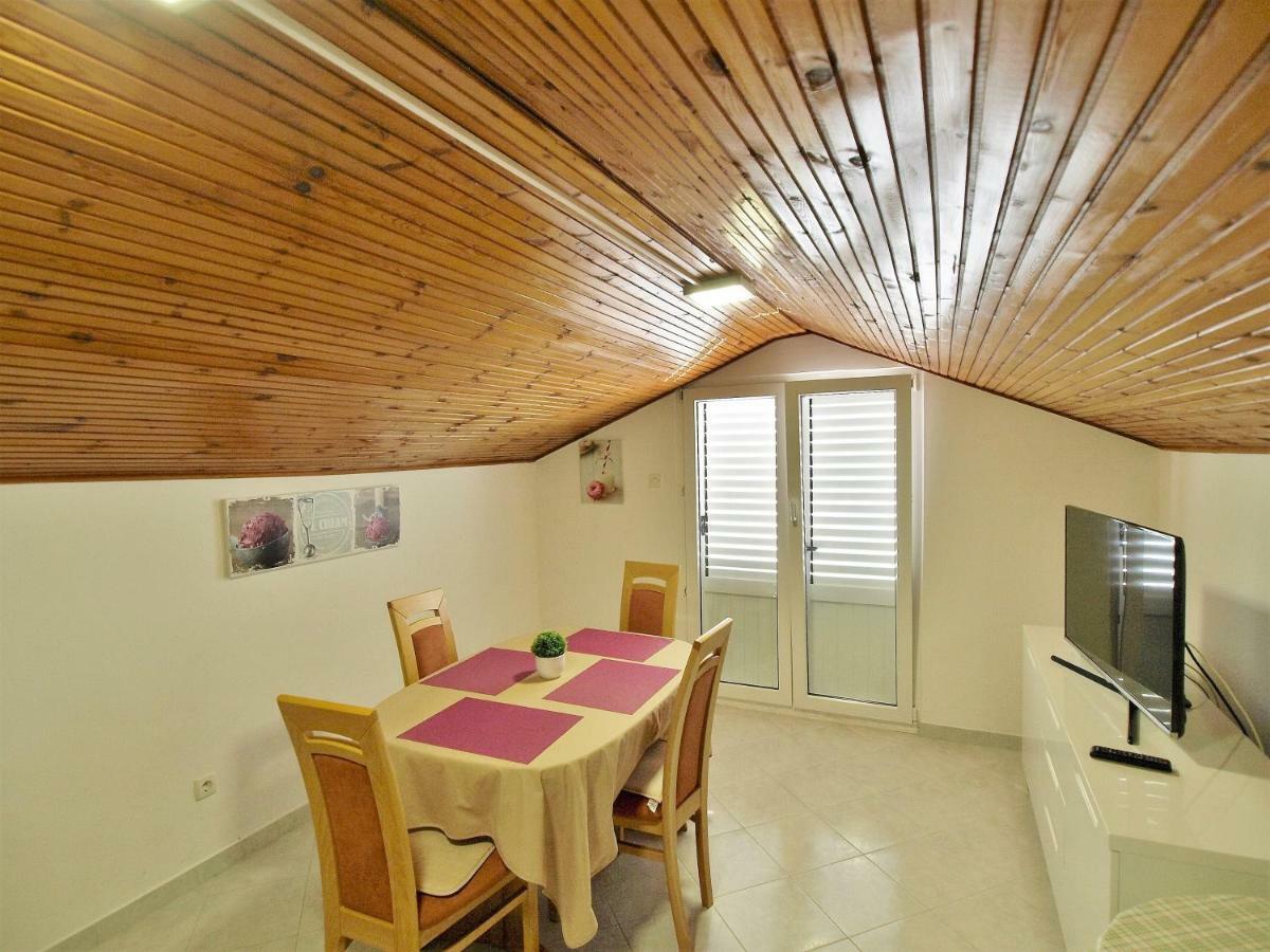 Apartments Ljubica Barbat na Rabu Exterior photo