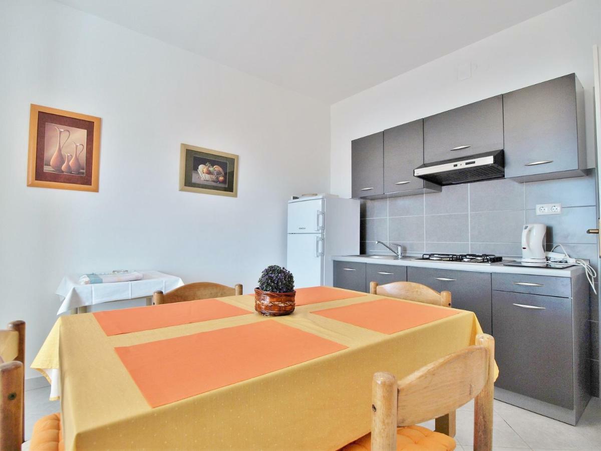 Apartments Ljubica Barbat na Rabu Exterior photo